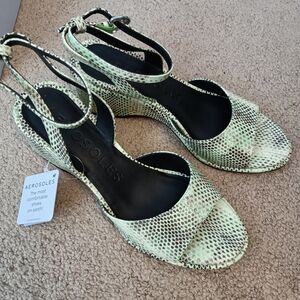 AERISOLES GLEAM SNAKE LEATHER SANDALS SZ 9